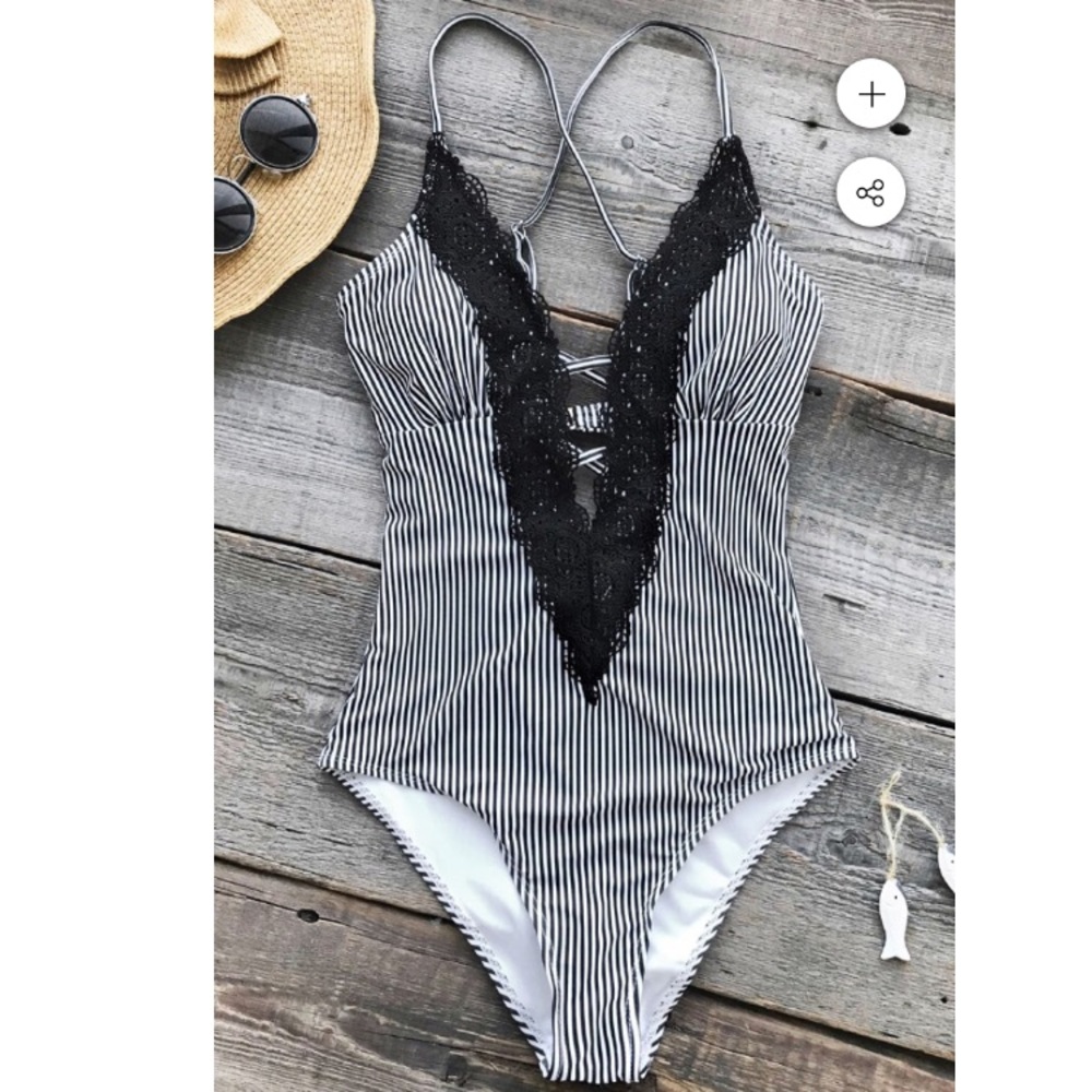 NWT Cupshe one-piece bathing suit